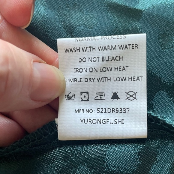 : Simplee Apparel Rap Dress - V-Neck, Long Sleeve, High/Low Hem - Jeweled Green - Picture 11 of 14